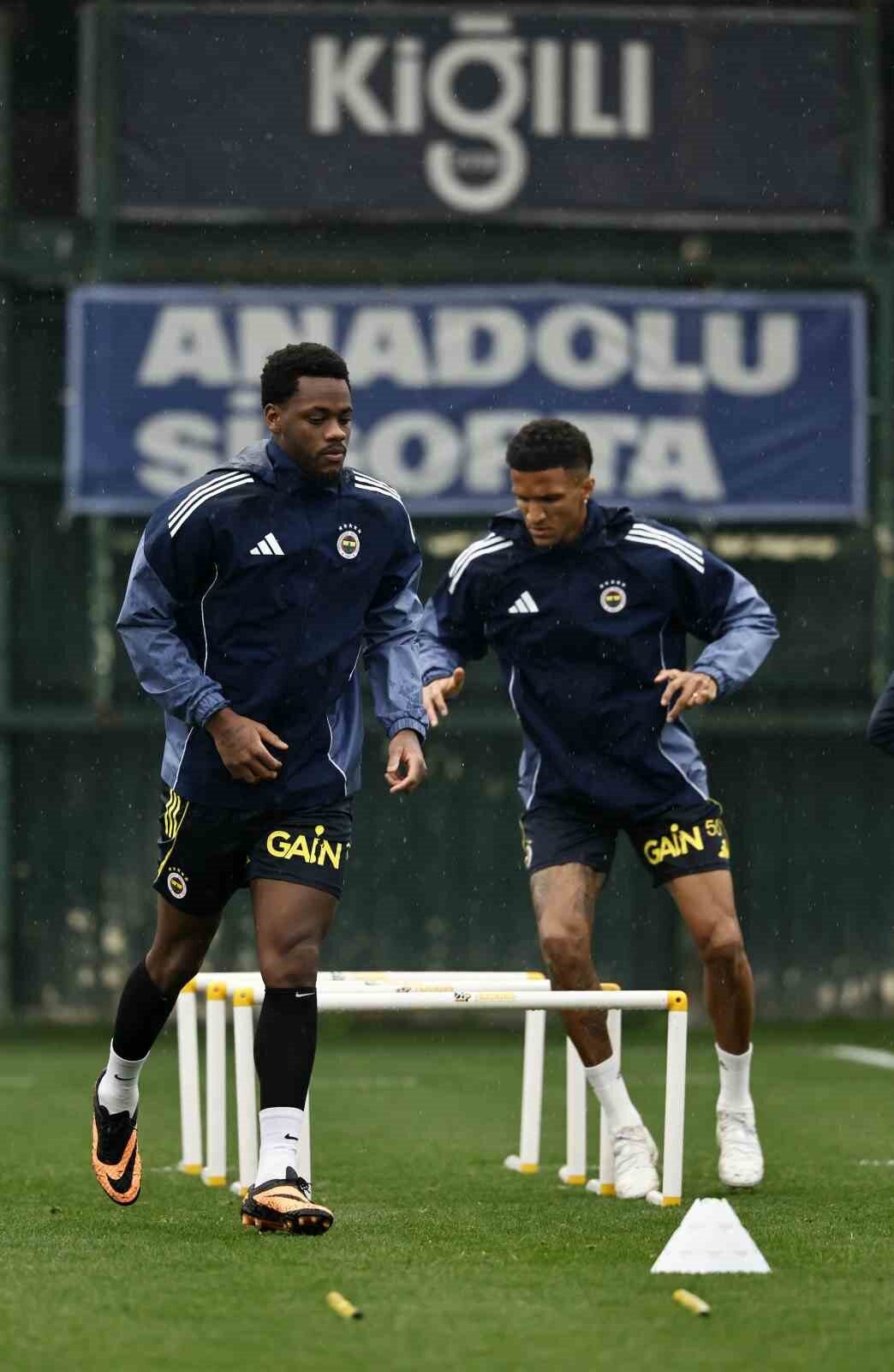 Fenerbahçe, 1 Aralık Pazartesi günü saat 20.00'de Galatasaray ile yapacağı