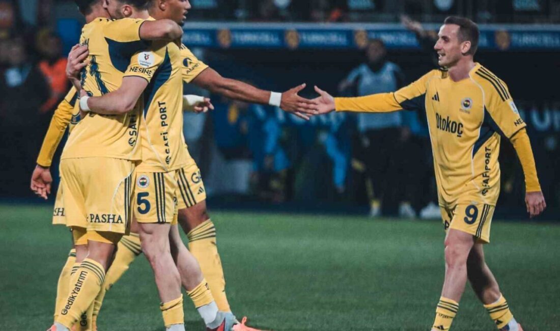 Fenerbahçe, Çaykur Rizespor’u Yenerek Galibiyet Serisini 5 Maça Taşıdı Fenerbahçe, Trendyol Süper Lig'in 13. haftasında Çaykur Rizespor'u 5-2 yenerek