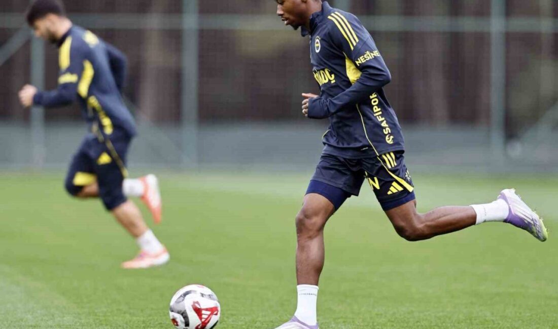 Fenerbahçe, Çaykur Rizespor Maçı İçin Çalışmalarını Sürdürüyor Fenerbahçe, Çaykur Rizespor ile oynayacağı maç öncesi hazırlıklarını sürdürüyor. Teknik