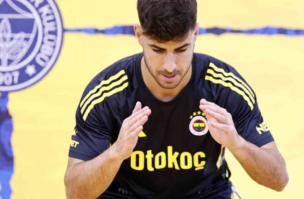 Fenerbahçe, Çaykur Rizespor ile oynayacağı maç öncesi hazırlıklarını akşam saatlerinde