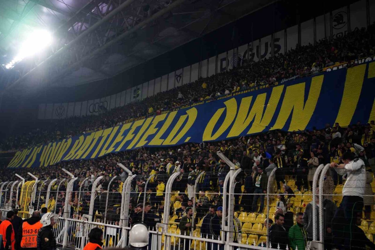 Fenerbahçe'nin Ferencvaros ile 1-1 berabere kaldığı UEFA Avrupa Ligi maçında,