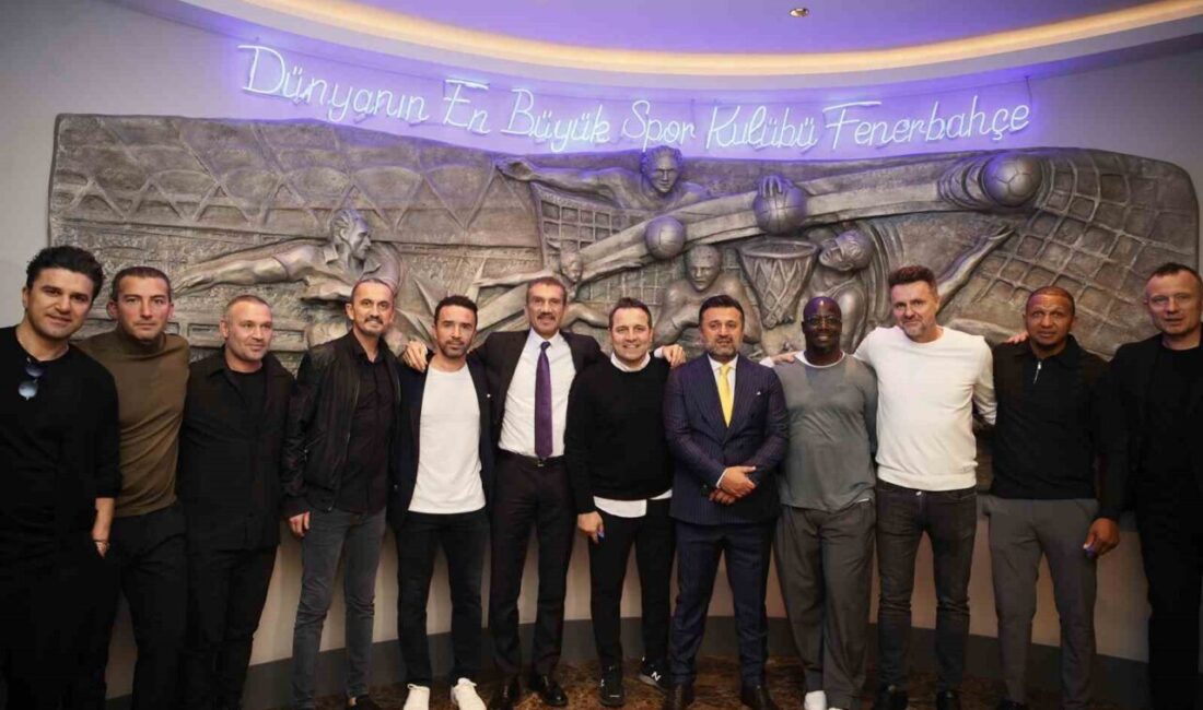 Fenerbahçe, Galatasaray Derbisi Öncesi Efsane Futbolcularını Bir Araya Getirdi Fenerbahçe, Galatasaray ile oynayacağı derbi öncesinde önemli şampiyonluklar yaşamış futbolcularını