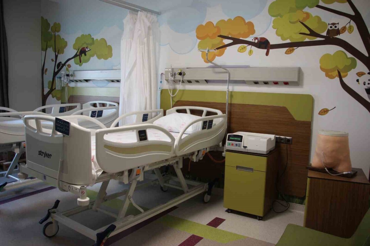 Elazığ Fethi Sekin Şehir Hastanesi, çocuklara yönelik periton diyalizi ünitesini