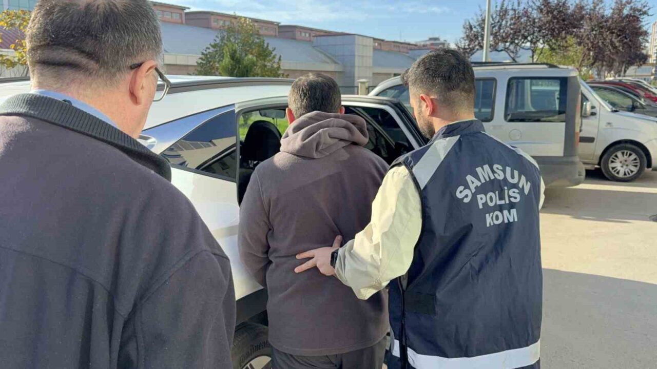 Samsun'da FETÖ'nün yapılanmasına yönelik düzenlenen operasyonda, 2'si ihraç öğretmen toplam