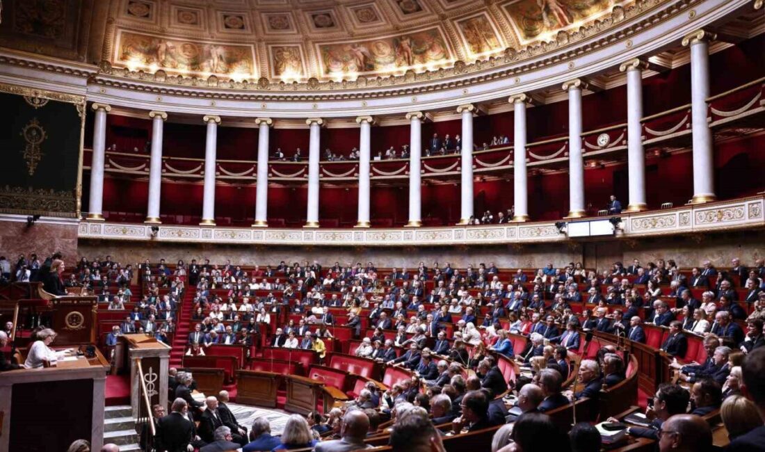 Fransa Ulusal Meclisi’nden Emeklilik Reformuna Askıya Alma Onayı Geldi Fransa Ulusal Meclisi, emeklilik reformunun 2028'e kadar askıya alınmasını 255
