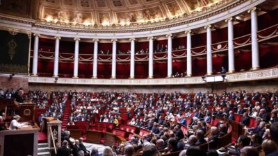 Fransa Ulusal Meclisi, emeklilik reformunun 2028'e kadar askıya alınmasını 255