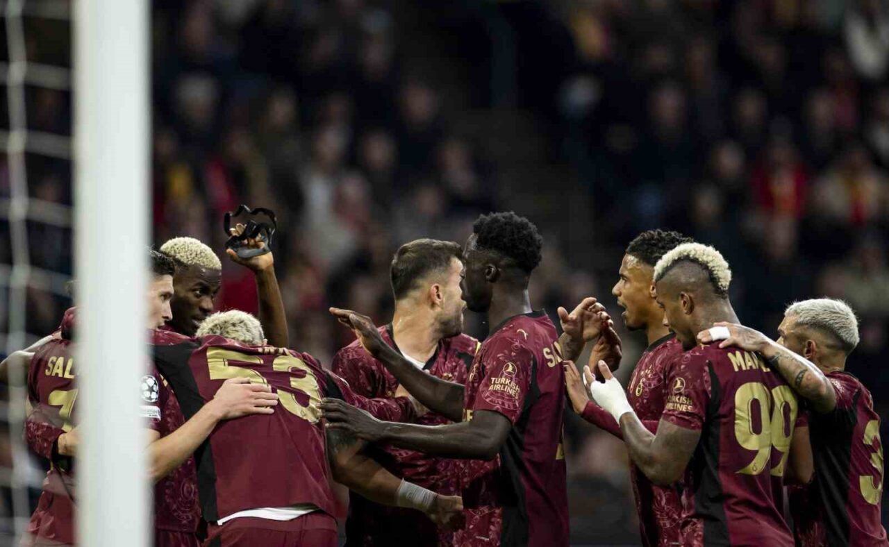 Galatasaray, Ajax'ı 3-0 yenerek Avrupa kupalarında 10 maçlık galibiyet hasretine