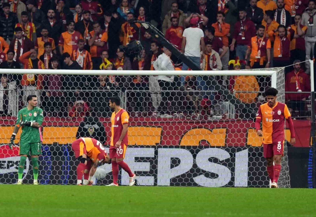 Galatasaray, UEFA Şampiyonlar Ligi'nin 5. haftasında Union Saint-Gilloise'ye 1-0 yenilerek