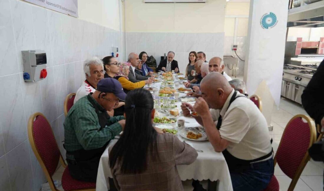Niğde Ömer Halisdemir Üniversitesi, "Bir Sofrada İki Nesil" projesiyle kuşaklararası
