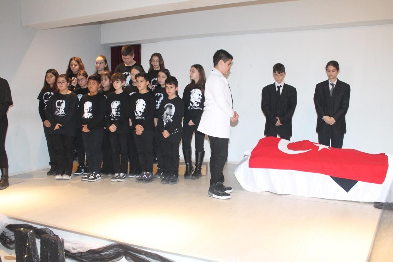 Manyas'ta, okulların ara tatiline girmesi dolayısıyla Gazi Mustafa Kemal Atatürk