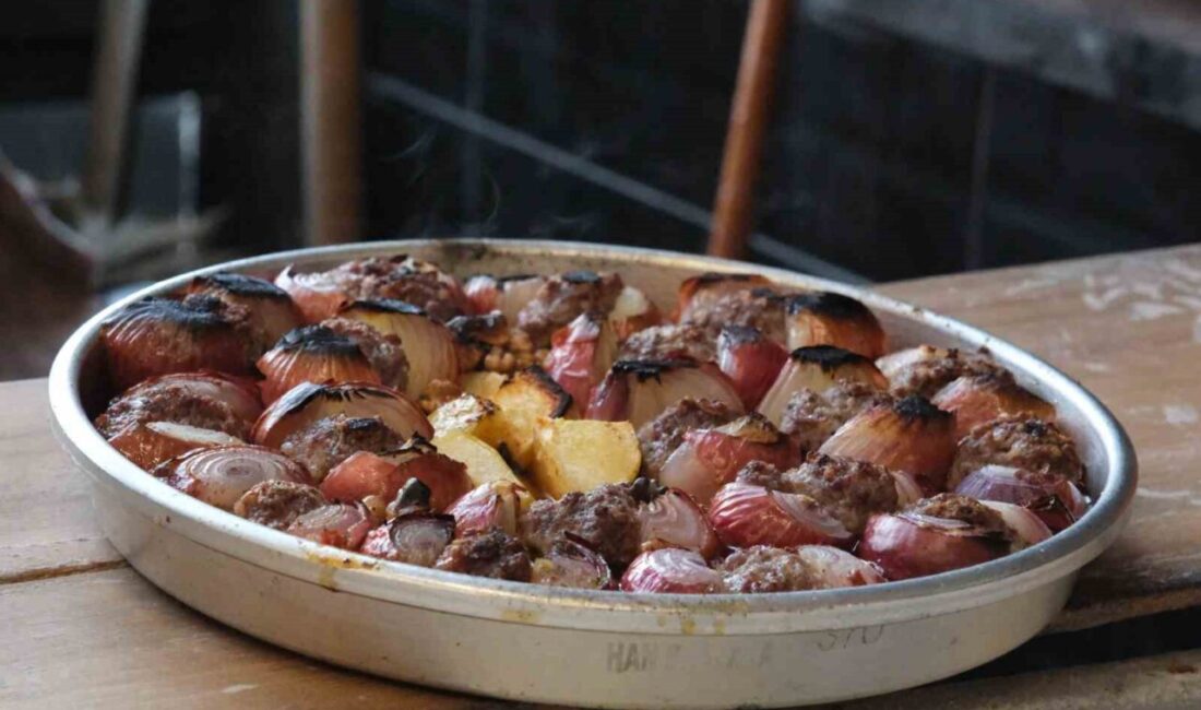 Gaziantep’te Kış Aylarının Vazgeçilmezi: Soğan Kebabı Sağlığa Faydalarıyla İlgi Görüyor Gaziantep’in kış aylarının vazgeçilmez lezzeti soğan kebabı, soğuk havalarda antibiyotik