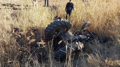 Gaziantep’in Nurdağı ilçesinde 61 yaşındaki çiftçi Haydar Aksoy, tarlasını sürerken
