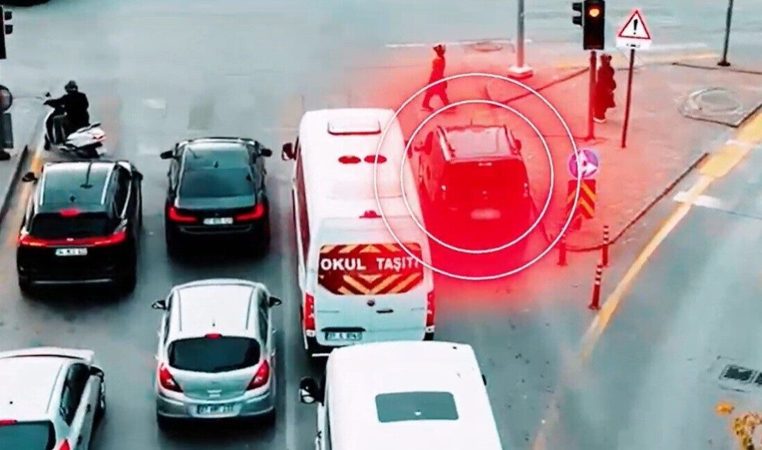 Gaziantep’te Hatalı Şerit Değiştiren 813 Sürücüye 806 Bin TL Ceza Kesildi Gaziantep'te, son 10 günde yapılan trafik denetimlerinde 813 sürücü hatalı