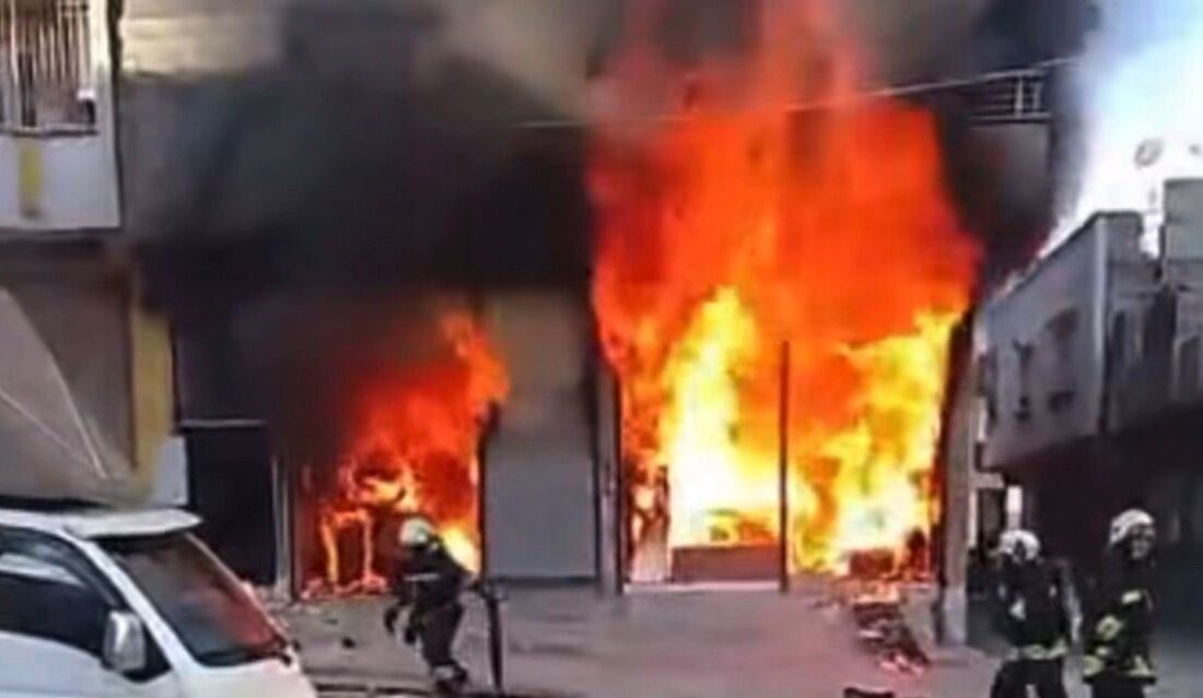 Gaziantep’te Bir İş Yerinde Çıkan Yangın, İtfaiye Ekipleri Tarafından Kontrol Altına Alındı Gaziantep'te bir iş yerinde meydana gelen yangın, Şehitkamil ilçesi Taşlıca