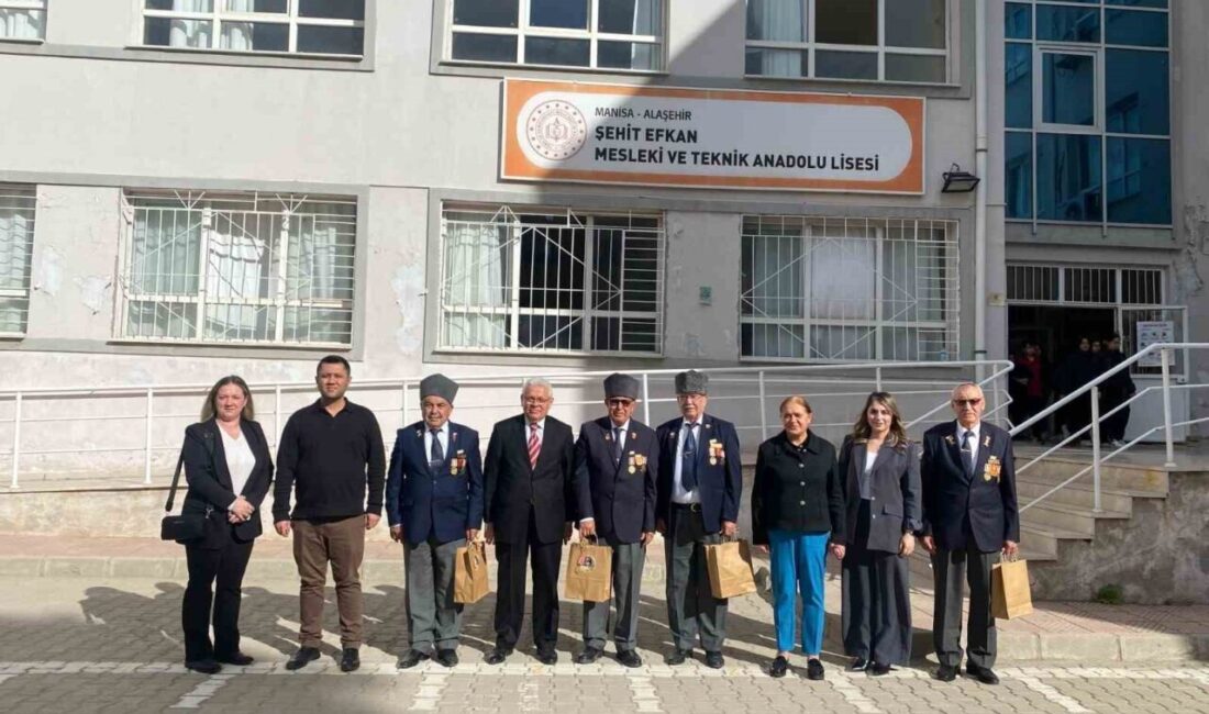 Alaşehir’de Gazilerden Gençlere Vatan Sevgisi ve Kahramanlık Dersleri Verildi Manisa'nın Alaşehir ilçesinde gerçekleştirilen "Vatan ve Kahramanlık Buluşmaları" programında gaziler,