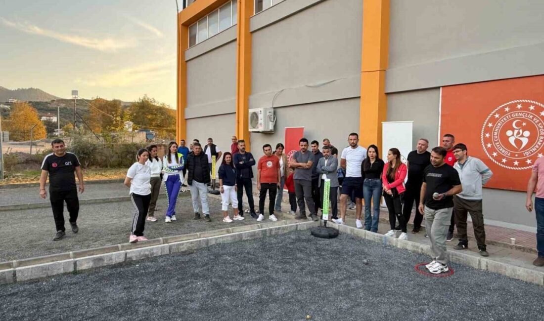 Gazipaşa’da Öğretmenler Günü’ne Özel Geleneksel Bocce Turnuvası Düzenlendi Antalya'nın Gazipaşa ilçesinde, Gençlik ve Spor İlçe Müdürlüğü tarafından düzenlenen