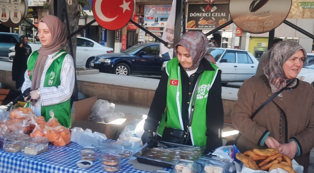 Afyonkarahisar Dinar İlçe Müftülüğü, Gazze'ye destek amacıyla ilçe merkezinde bir
