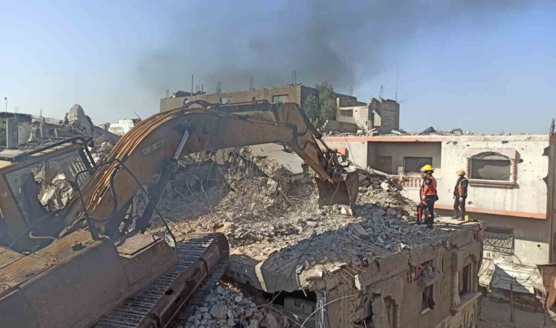 Gazze Şeridi Sivil Savunma Müdürü Tümgeneral Rami el-Aidi, cenazelerin aranmasına