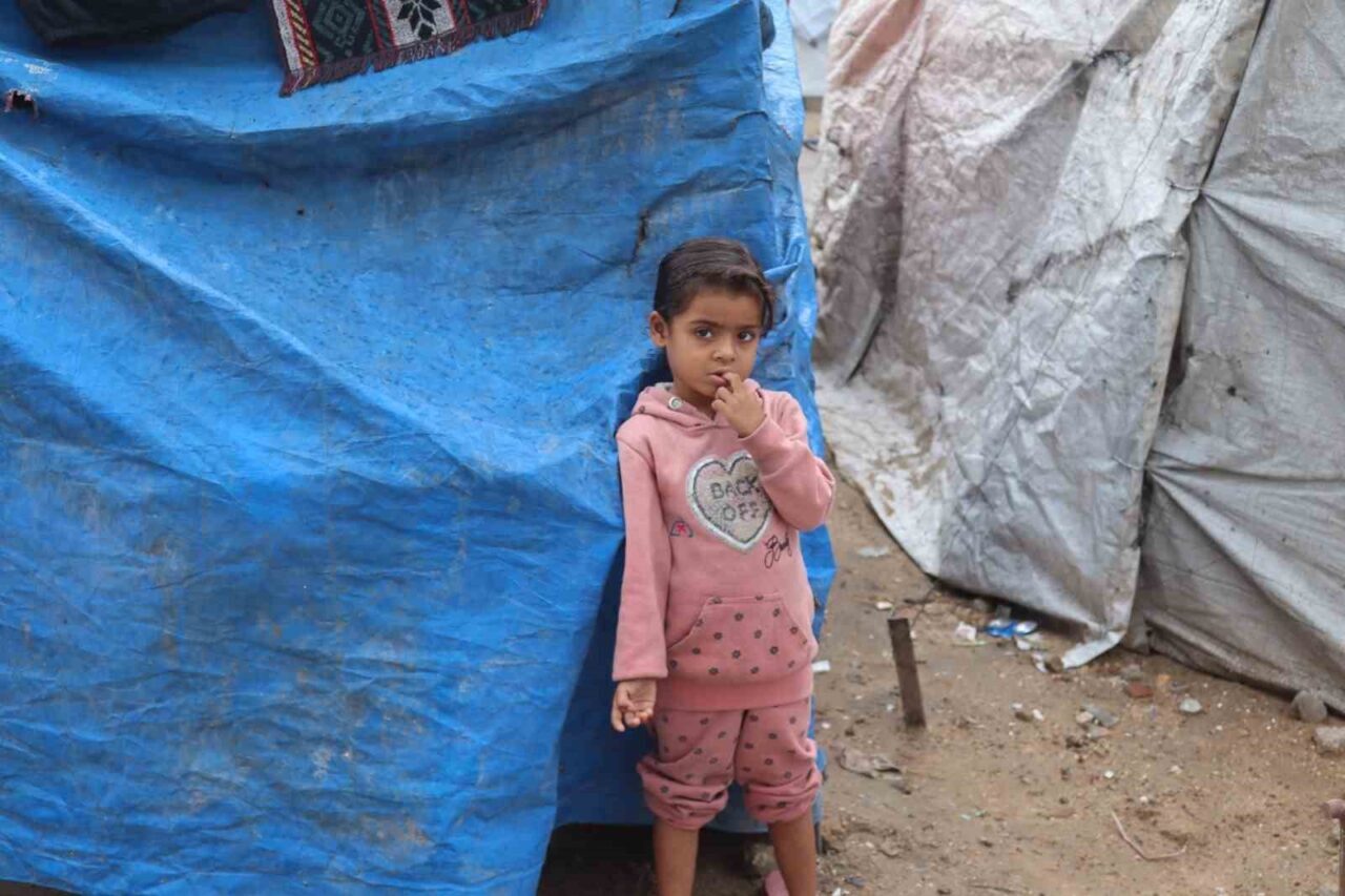 Gazze Şeridi'nde artan şiddetli yağışlar, İsrail saldırıları sonrası evsiz kalan