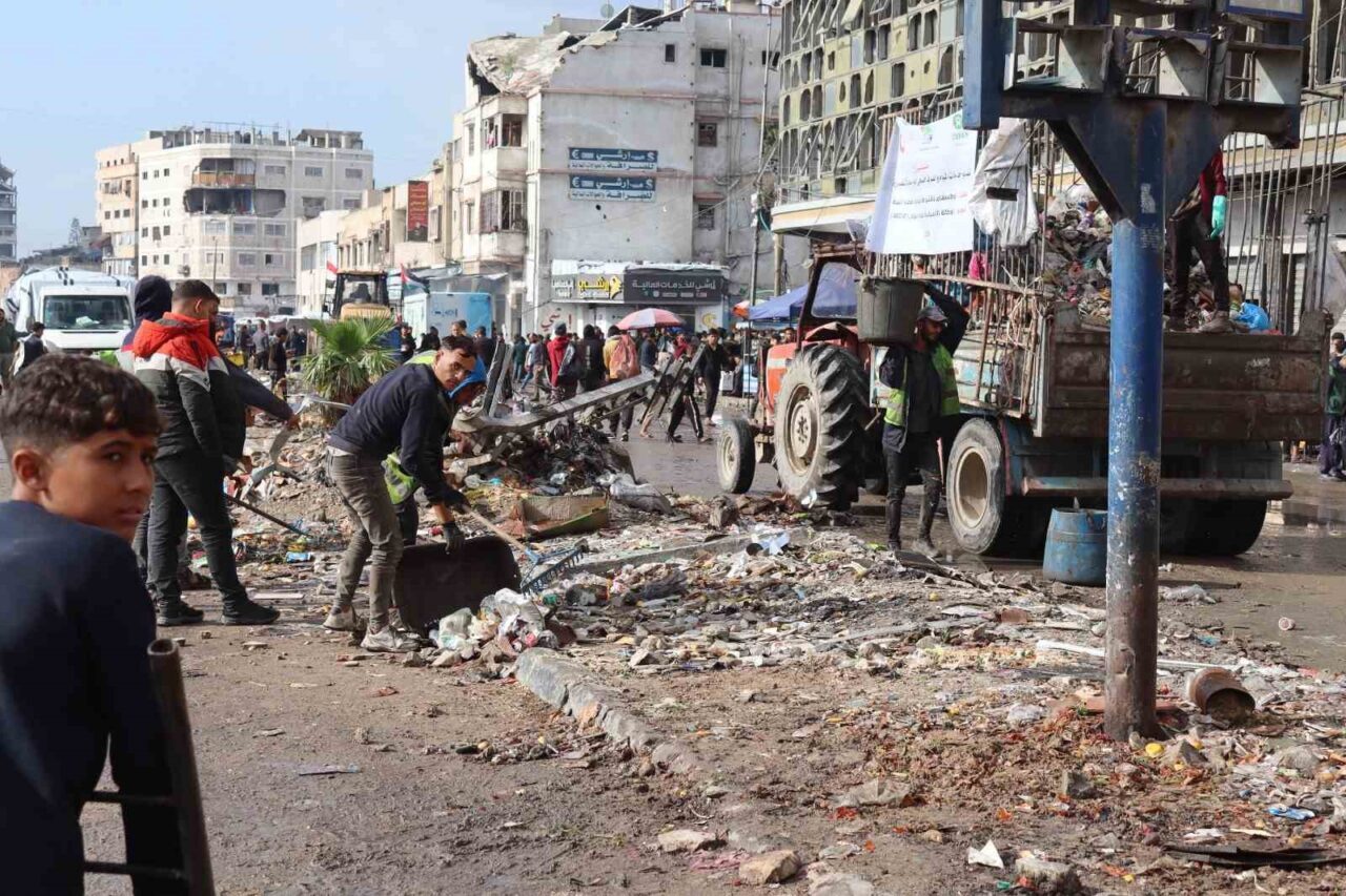 Gazze Belediyesi, İsrail saldırıları sonrası büyük yıkım yaşayan şehirde "Yeniden