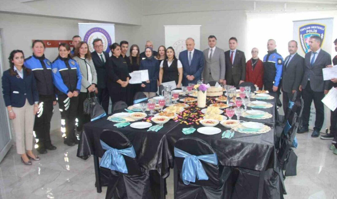 Ordu’da Aşçı Yardımcılığı Kursu’nu Tamamlayan Gençler, Yeteneklerini Sergiledi Ordu'da, Altınordu Halk Eğitimi Merkezi'nde gerçekleştirilen Aşçı Yardımcılığı Kursu'nu bitiren