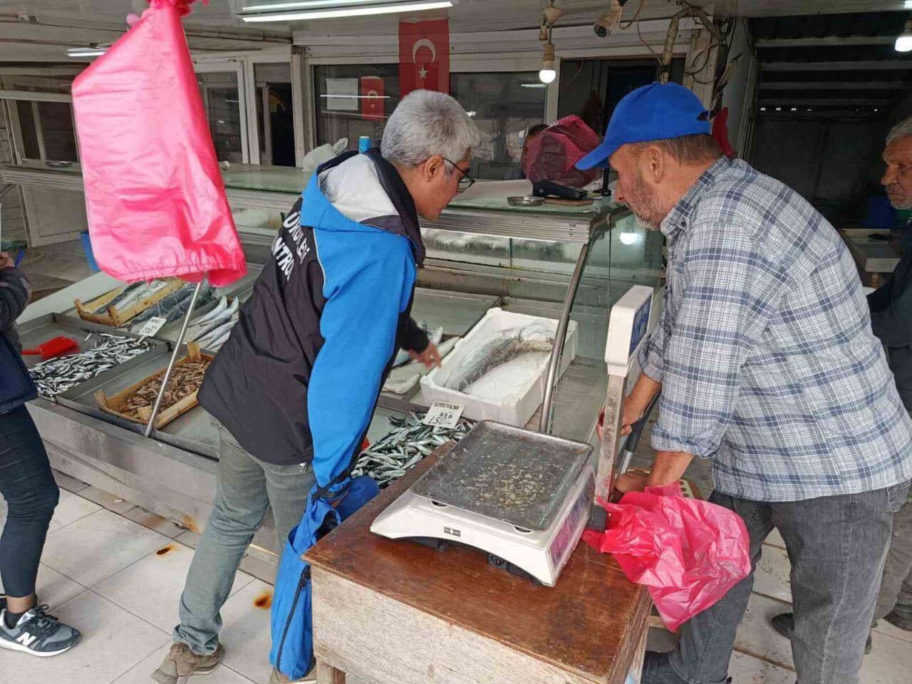 Gelibolu’da Balık Satış Yerlerine Denetim Uygulandı