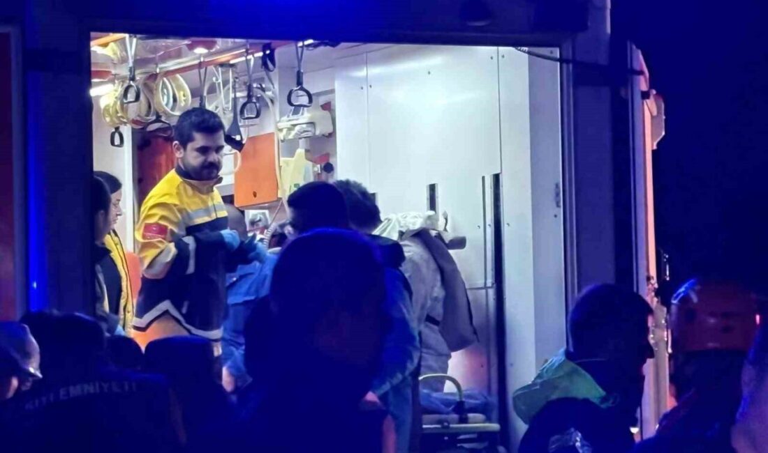 Kocaeli'nin Kandıra ilçesi Kefken açıklarında bir yabancı gemide çıkan yangın