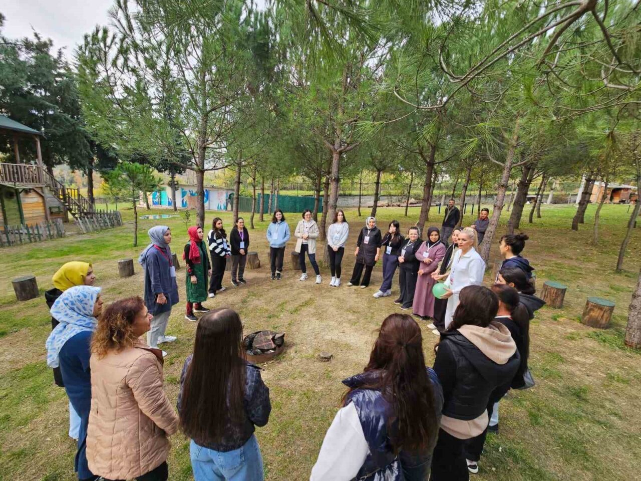 Samsun’da "Genç AR-GE Anne-Kız Keşif Kampı" düzenlendi. Kamp, Atakum'daki liselerde