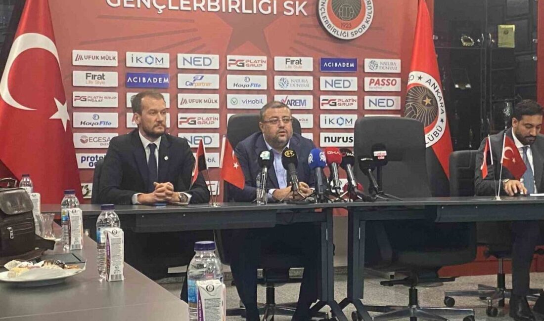 Gençlerbirliği’nin Başkanı Mehmet Kaya, devre arası transfer döneminde Fenerbahçe’den iki yıldız oyuncu ile görüştüğünü duyurdu. Gençlerbirliği Başkanı Mehmet Kaya, Fenerbahçe'den Emre Mor ve Cenk Tosun'la