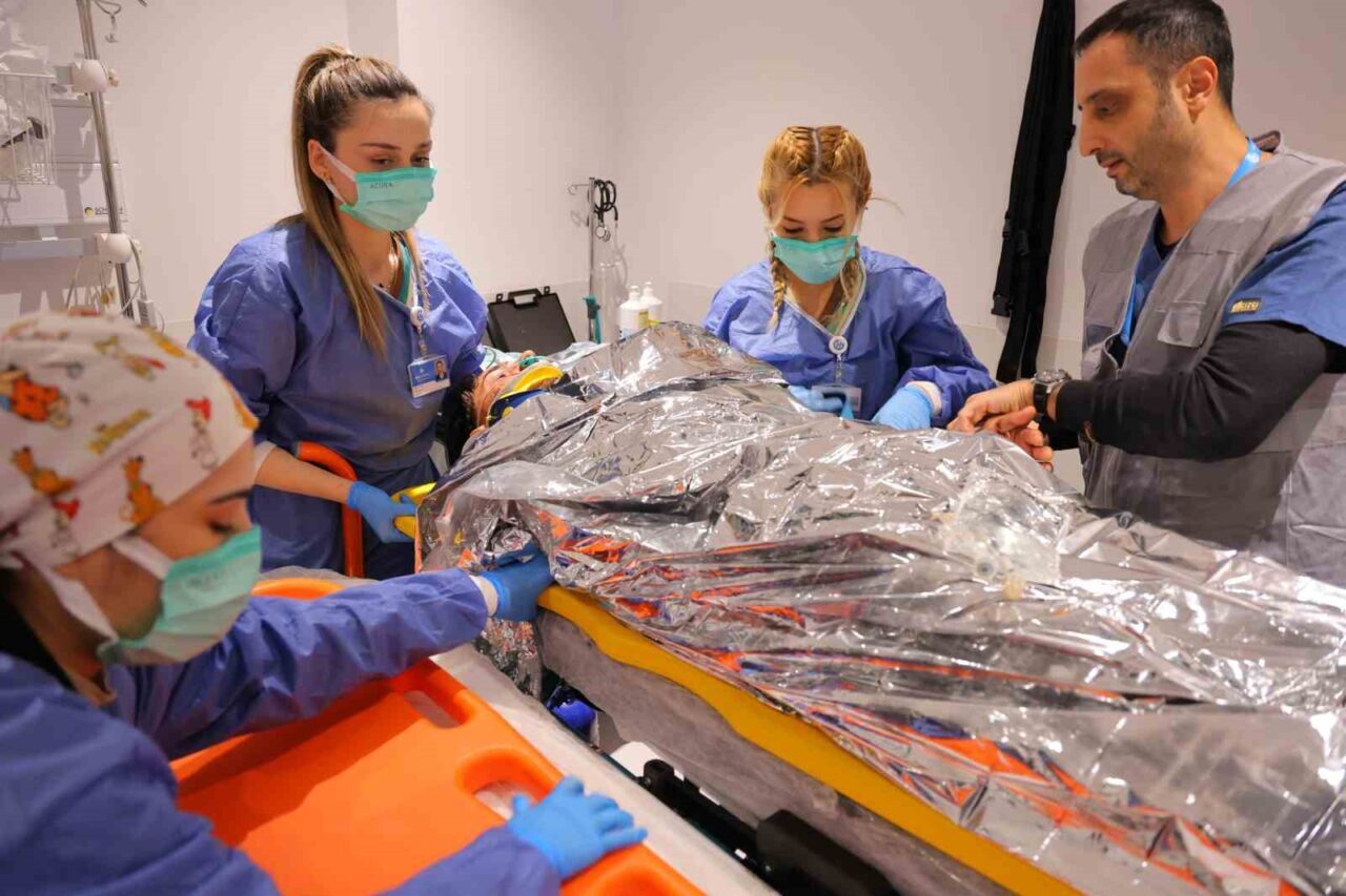 Kahramanmaraş’ta gerçekleştirilen deprem tatbikatında, senaryo gereği 60 yaralıdan 9'u hastaneye