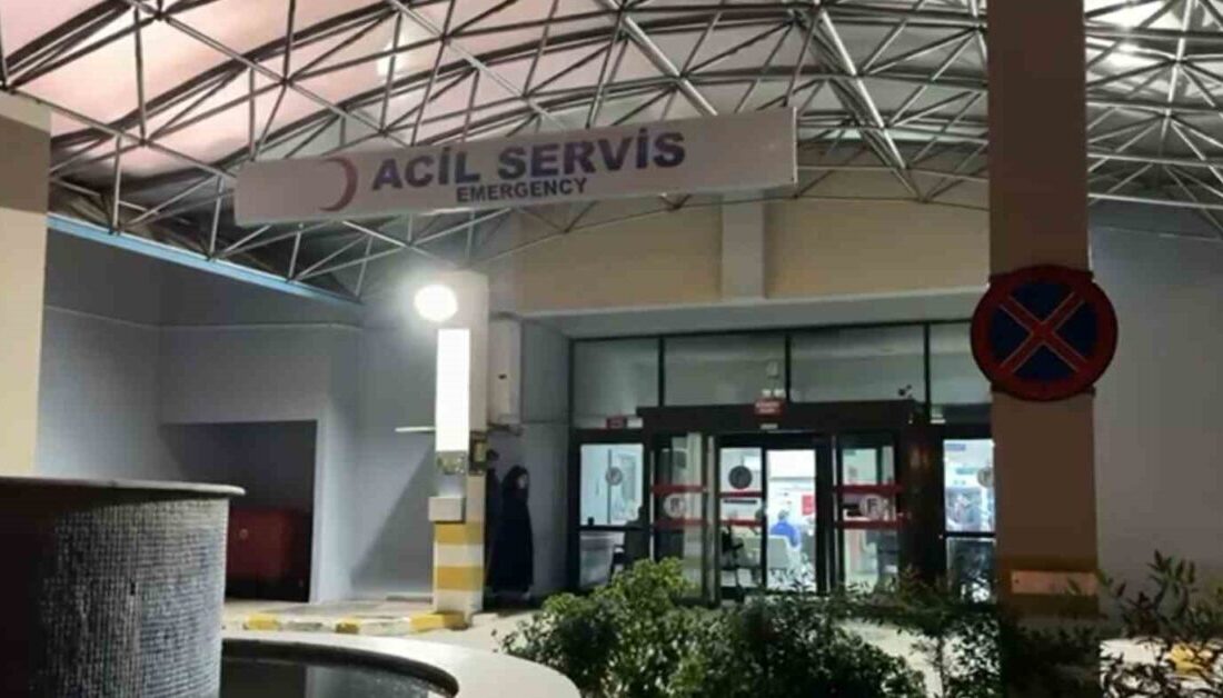 Muğla’da Yedikleri Tavuk Sebebiyle Zehirlenen Üç Çocuktan Biri Hayatını Kaybetti, Valilik İnceleme Başlattı Muğla’nın Seydikemer ilçesinde tavuk yemeği sonrası zehirlenme şüphesiyle hastaneye kaldırılan