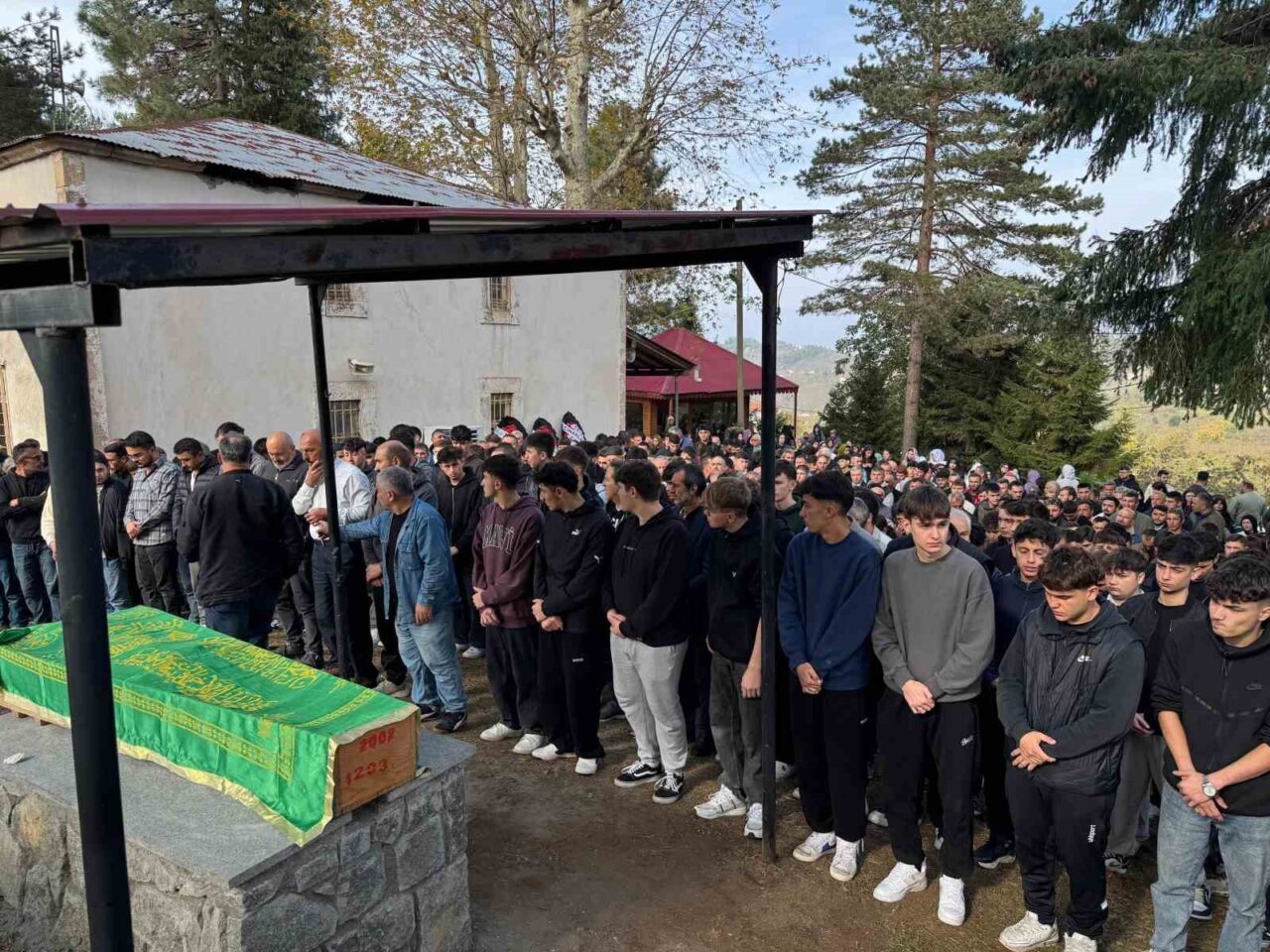 Giresun'da motosiklet kazasında hayatını kaybeden 17 yaşındaki futbolcu Samet Şahin,