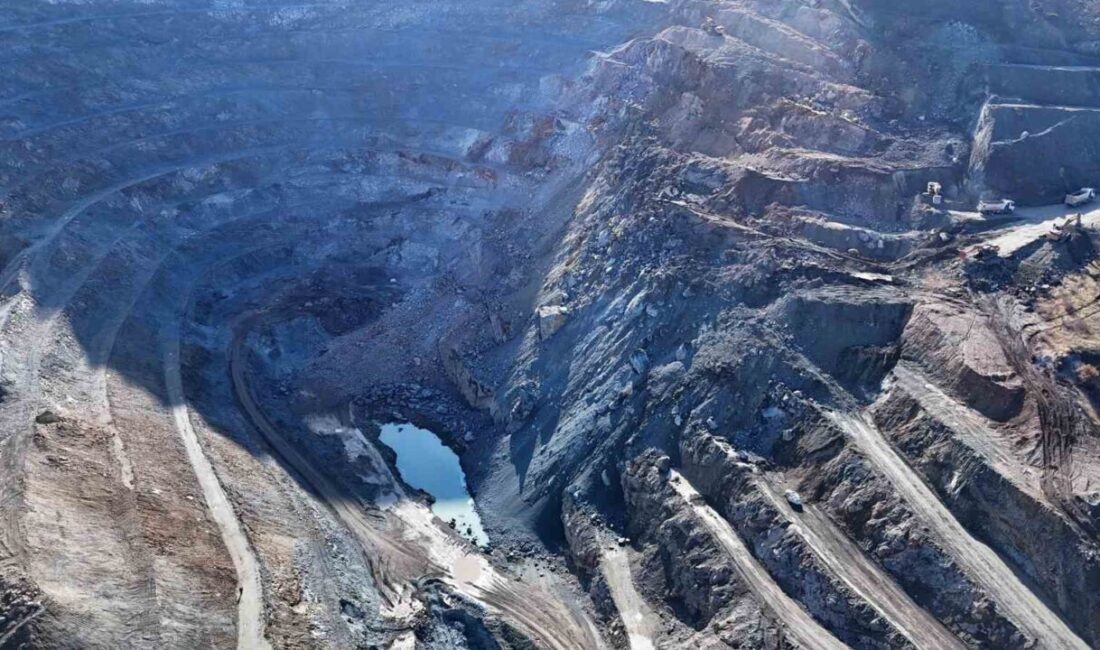 Sivas'ın Divriği ilçesindeki Fimar Madencilik'e ait demir madeninde meydana gelen