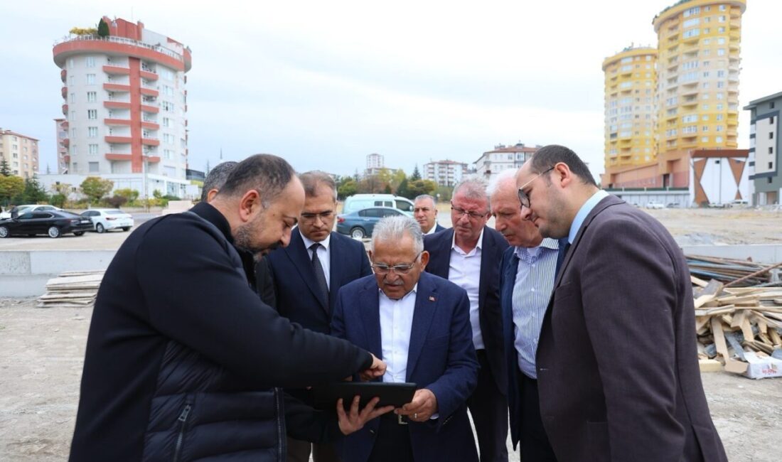 Kayseri’de Yeni Bir İlkokul İnşaatında İnceleme Gerçekleştirildi Kayseri Büyükşehir Belediye Başkanı Dr. Memduh Büyükkılıç, Gökkent Mahallesi'nde hayırsever