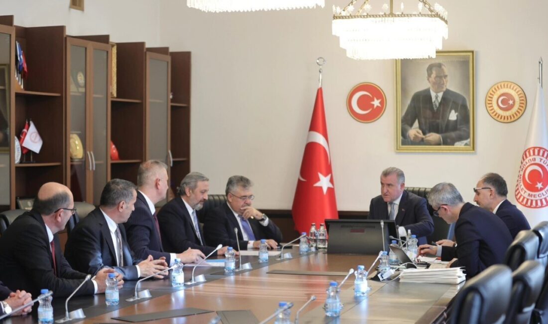 Gölcük'e yapılacak çok amaçlı kapalı spor salonu projesi için Gençlik