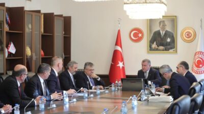 Gölcük'e yapılacak çok amaçlı kapalı spor salonu projesi için Gençlik