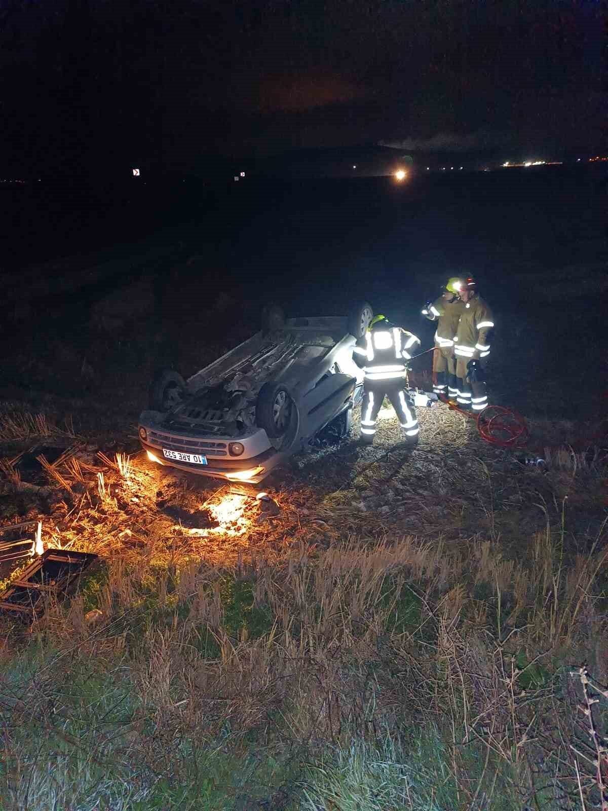 Balıkesir'in Gönen ilçesinde Tuzakçı Mahallesi kavşağında meydana gelen tek taraflı
