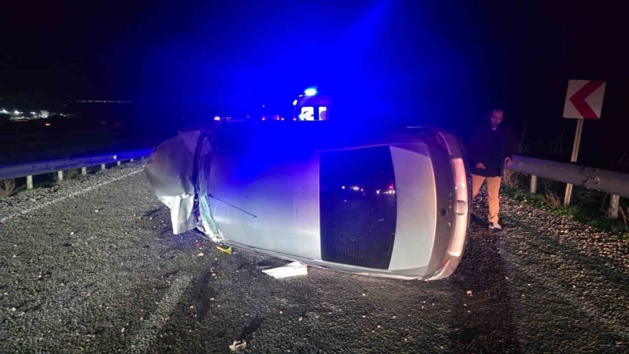 Balıkesir’in Gönen ilçesinde, Bandırma-Gönen karayolunda G.Ö. yönetimindeki otomobil yolunu kaybederek