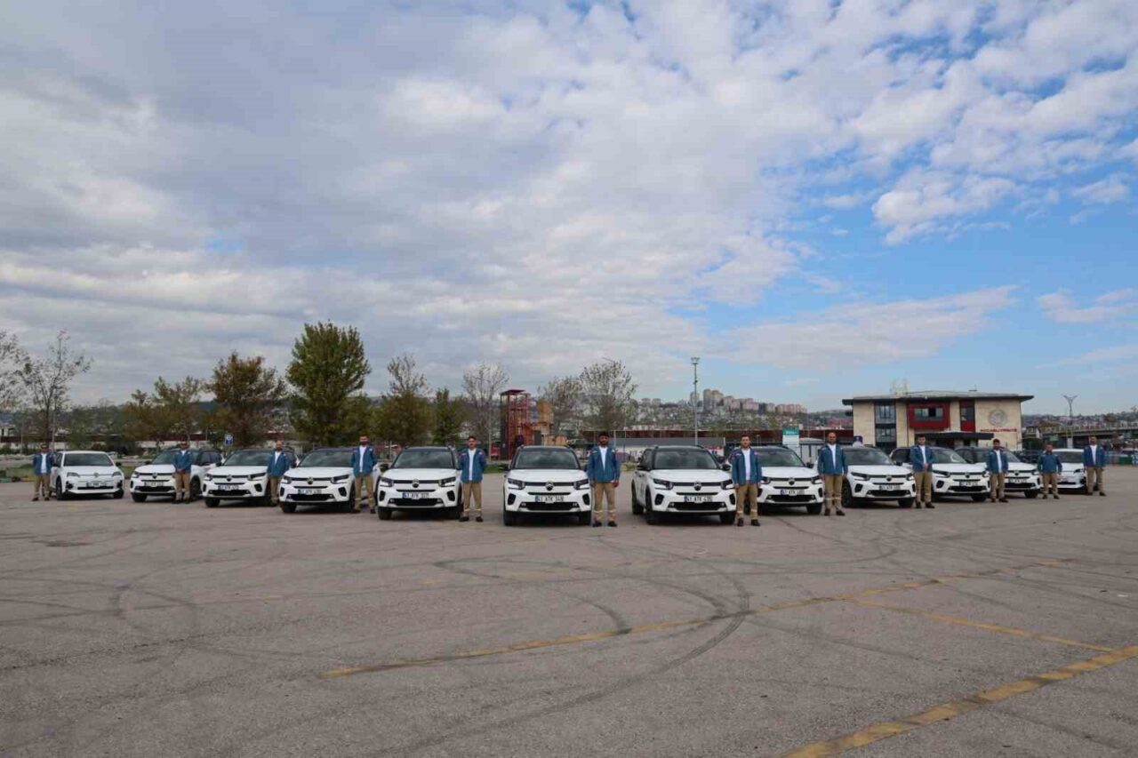 Kocaeli Büyükşehir Belediyesi, 12 ilçede sorunları tespit etmek ve çözmek