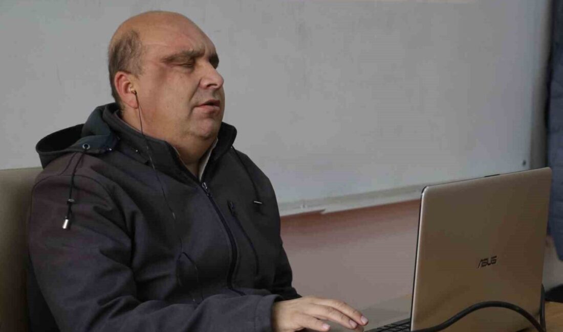 Sivas Halk Eğitim Merkezi'nde görev yapan görme engelli öğretmenler Selman