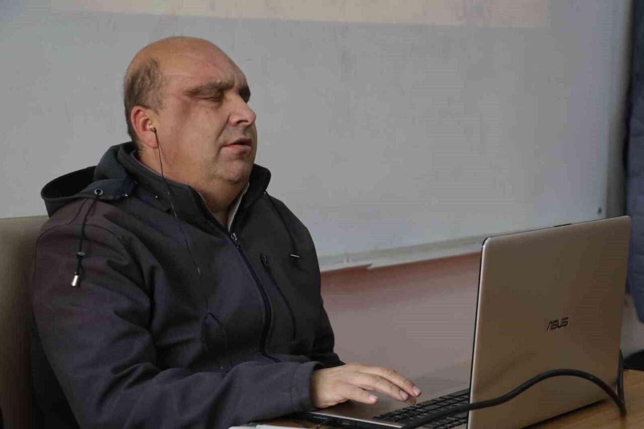 Sivas Halk Eğitim Merkezi'nde görev yapan görme engelli öğretmenler Selman