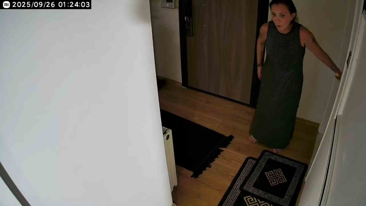 Yalova'nın Çınarcık ilçesinde ünlü sanatçı Gül Tut, bilinen adıyla Güllü'nün