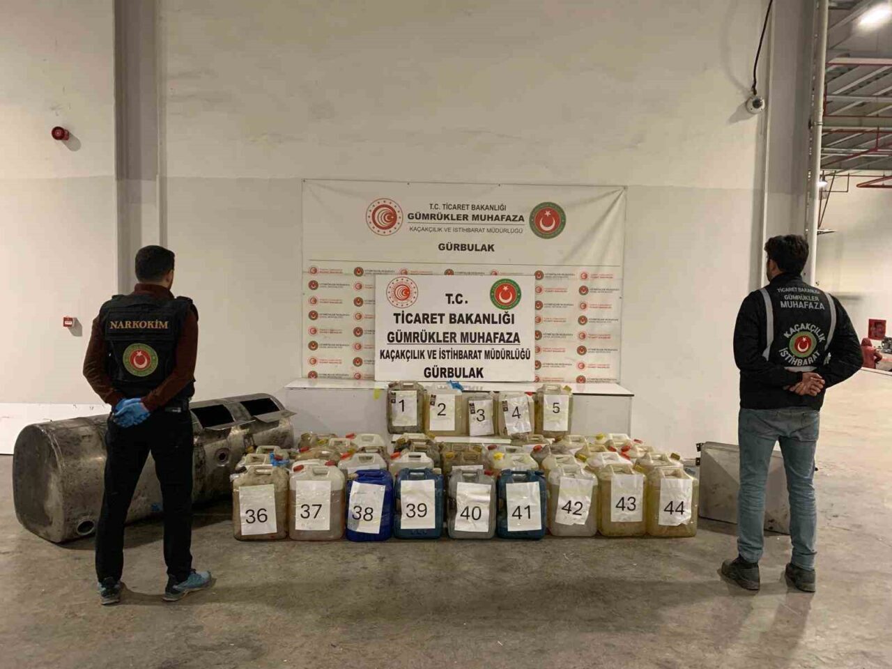 Ticaret Bakanlığı, Gürbulak Gümrük Kapısı'nda 721 kilogram sıvı metamfetamin ele