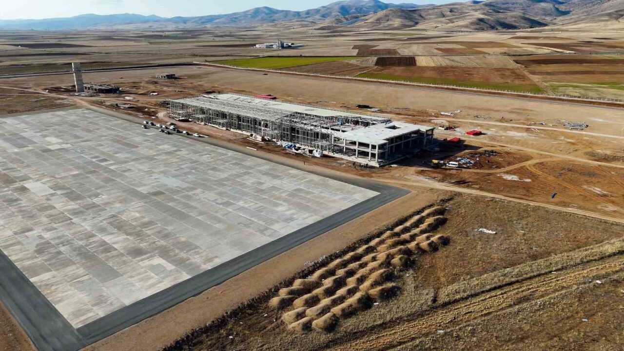 Gümüşhane’deki Yeni Havalimanı İnşaatında İlerleme Kaydedildi, 2026’da Tamamlanması Bekleniyor