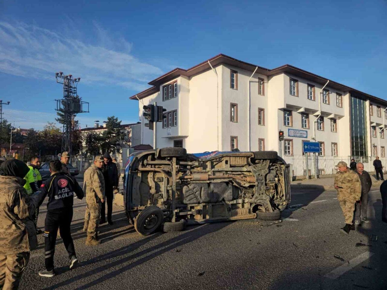 Gümüşhane'nin Kelkit ilçesinde, Gökay N. yönetimindeki belediye makam aracı, Halil