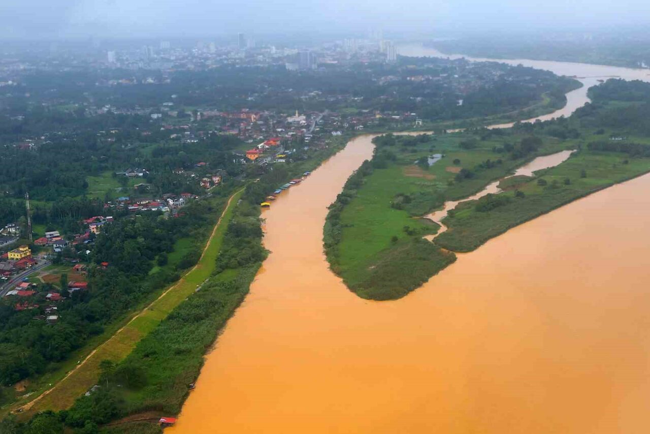 Güney Asya'da muson yağmurları nedeniyle meydana gelen sel ve toprak