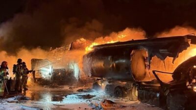 Güney Kore'nin Yeongcheon şehrinde, 13 aracın karıştığı zincirleme kazada 2