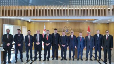 Ulaştırma ve Altyapı Bakanı Abdulkadir Uraloğlu, Gürcistanlı mevkidaşı Revaz Sokhadze