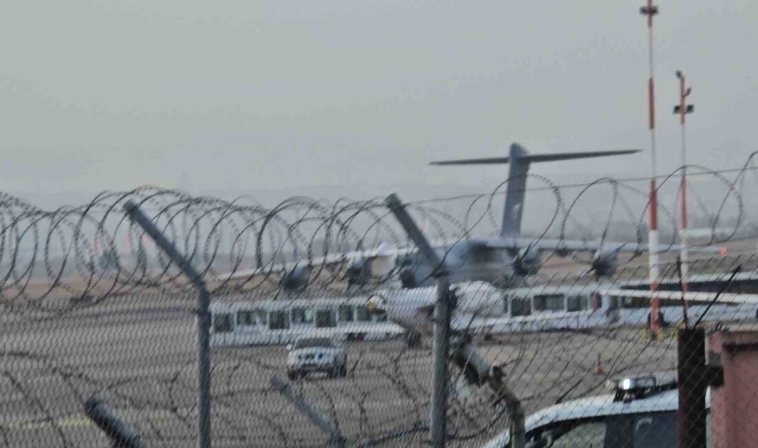 Gürcistan’da düşen TSK’ya ait C-130 uçağındaki 20 şehidin cenazesi Türkiye’ye gönderiliyor Gürcistan'da düşen TSK'ya ait C-130 kargo uçağında şehit olan 20