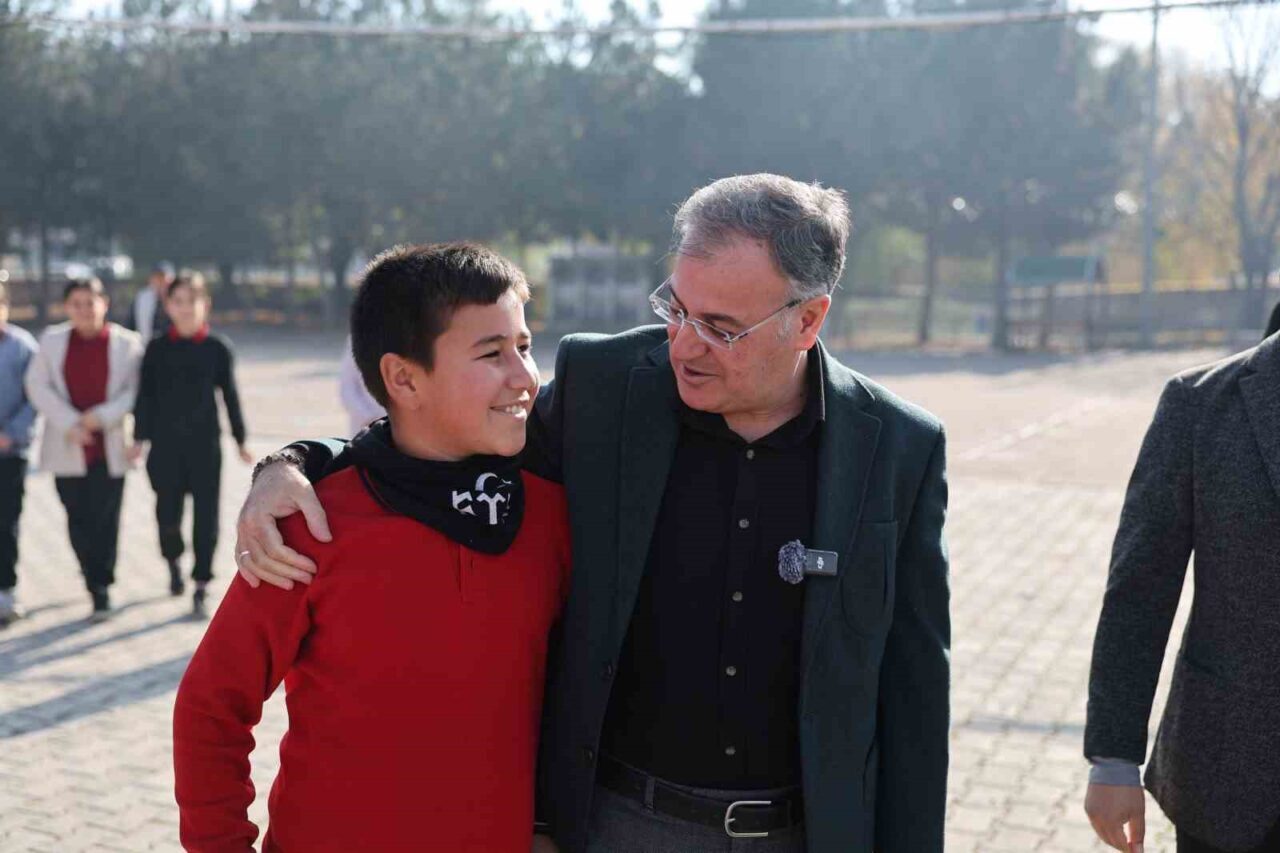 Hacılar Belediye Başkanı Bilal Özdoğan, Karpuzsekisi Mustafa Tatar İlkokulu’nda düzenlenen